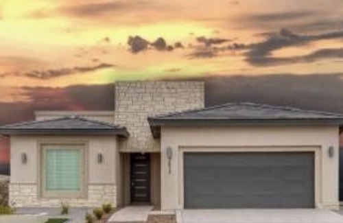 Biggs Field House | POOL and SPA! Modern New Home! Great Location! 4 bedroom