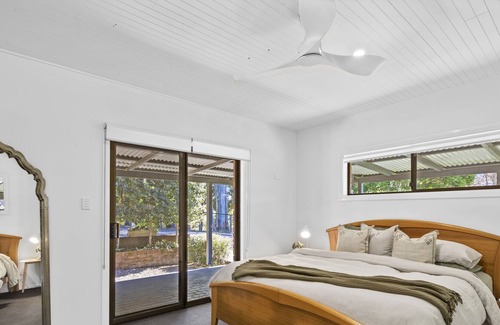 Bucca House | Pool, BBQ, WI-FI, Pool Table, Peaceful Rural Setting, Drive to Beach and Shops