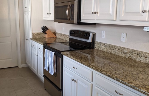Peoria House | Pool/ComfyKingBedDownstairs/3bdrm/NearEntertainment/Restaurants/FullyStockd/Safe