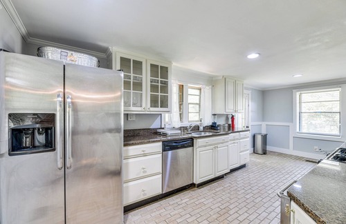 Newnan House | Pool & Deck: Pond-View Getaway in Newnan!