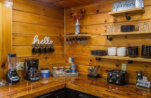 Stanton House | Pool - Fire Pit - RV Parking - Family Friendly