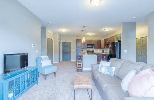 West Des Moines Apartment | Pool Garage Gym Wifi More