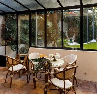 Misericordia Apartment | Pool & Garden Apt In the Heart of Lisbon