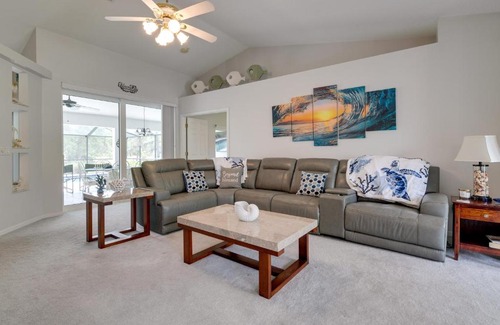 Spring Hill House | Pool, Grill and Golf Course Views Spring Hill Stay!