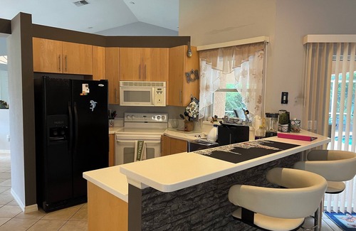 Eisenhower House | Pool Home- relaxing - family friendly - pet friendly.