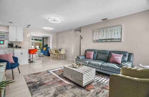 Clearwater House | Pool-Hot Tub-Close to the Beach-Pet friendly