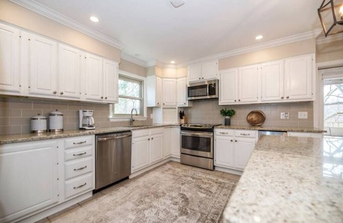 Lexington House | Pool | Hot Tub | Covered Porch | Patio | Game Room