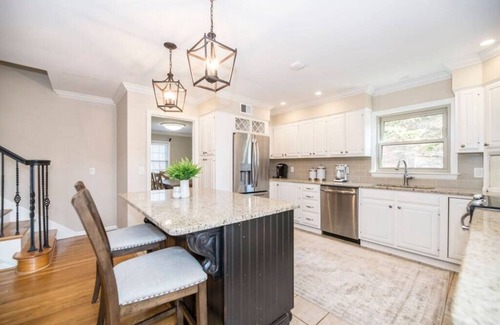 Lexington House | Pool | Hot Tub | Covered Porch | Patio | Game Room