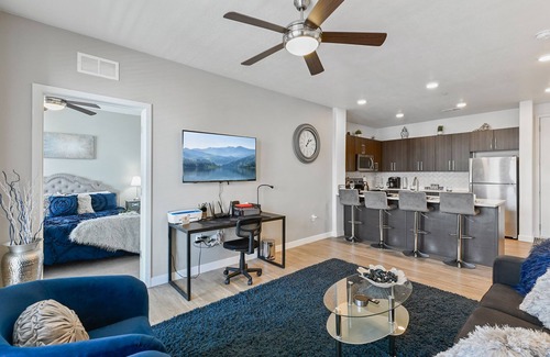 Draper Apartment | Pool-Hot Tub-Free Parking-Gym-Fast Wifi