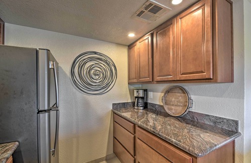 Paradise Valley Village Condo | Pool, Hot Tub & Golf Course Views: Scottsdale Home