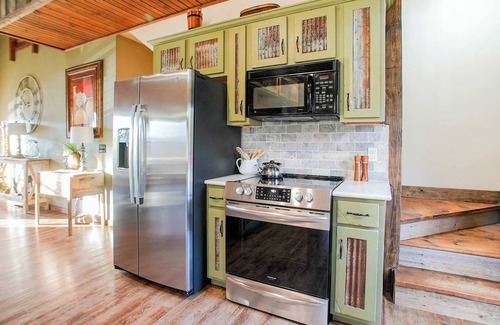 Fayetteville House | Pool, Hot Tub & Views 15 Mins to U of A