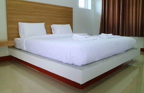 Lan Saka Hotel | Pool House Lanska