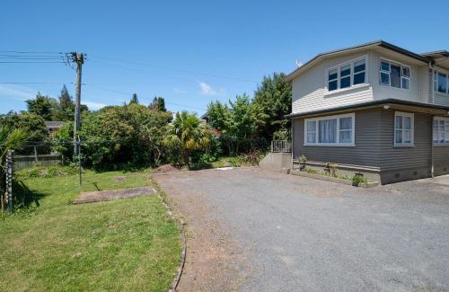 Springfield House | Pool House- Springfield