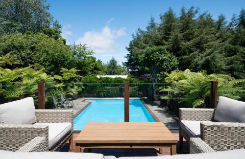 Springfield House | Pool House- Springfield
