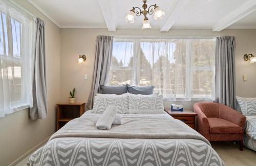 Springfield House | Pool House- Springfield