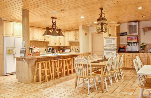 Orchard South House | Pool Jacuzzi Sauna Sprt Courts 9500Sq 3levels+more