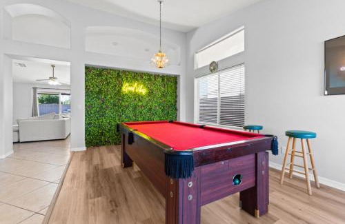 Glendale House | Pool Oasis 4Br Golf, Ping-Pong, Cornhole Retreat