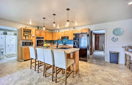 Grove House | Pool & Outdoor Kitchen: Grand Lake Getaway!