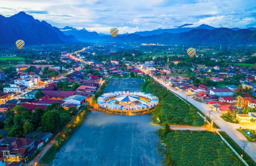 Vang Vieng Hotel | Pool Party Hotel