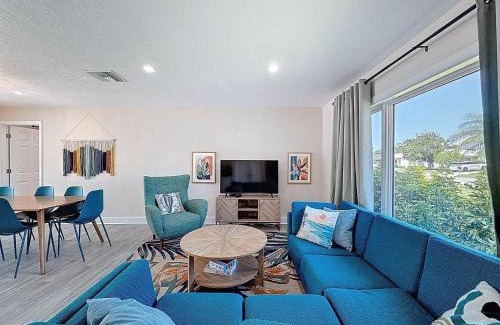 Barrington Hills House | Pool Pet Friendly Game Room