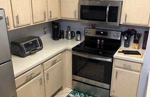 Clearwater Condo | Pool - Pet Friendly - Self Check In - Patio - Full Kitchen - Close to Beaches
