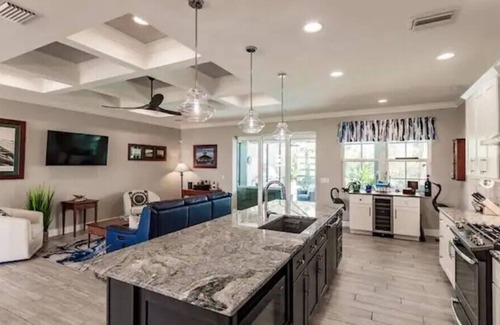 Pine Valley House | Pool, Pizza, Popcorn-Paradise!