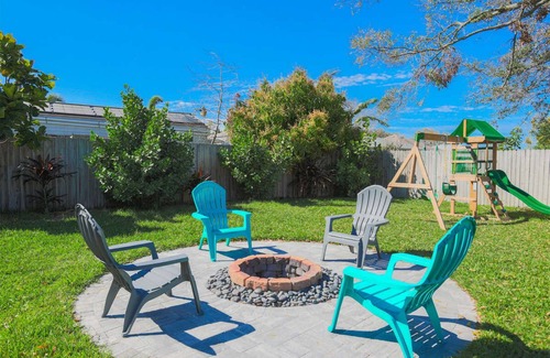 Clearwater House | Pool, Playset, 15 min to Pier 60 @ Cove Cay Oasis