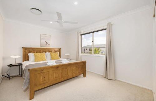 Benowa House | Pool Sauna Cinema Office Room 4BR Spacious house