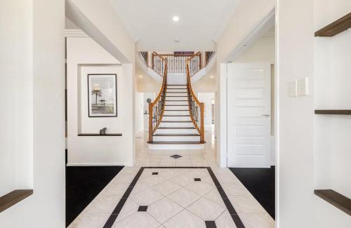 Benowa House | Pool Sauna Cinema Office Room 4BR Spacious house