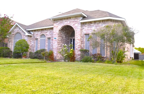 Mesquite House | Pool Side Texas Style Retreat
