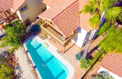 Copper Creek House | Pool-side Villa with Perfect Views