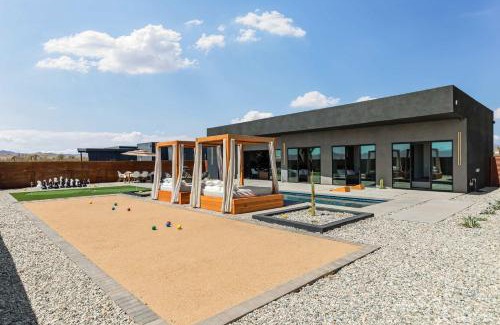 Joshua Tree House | Pool-Spa -DayBeds- Firepit-Golf