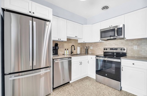 Indian Rocks Beach House | Pool-Spa-Golf Cart-Steps to Beach-Pet friendly