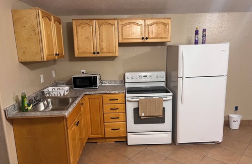 Story Apartment | Pool studio #2 with WiFi & AC in Downtown Phoenix