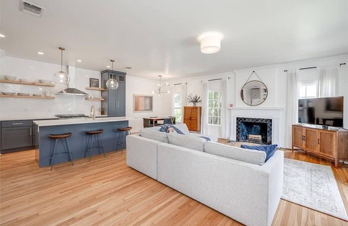 Cherrywood House | Pool & Vibes, Relaxing and Fun!