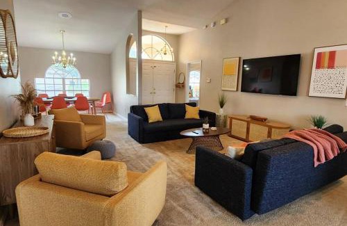 Boyette Springs House | Pool Waterfront Lake 12 PPL Gorgeous