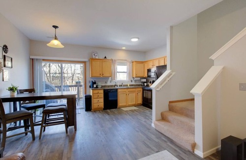 Manhattan House | Pool, Workspace, Garage 3bd 3bth - Pastore's Place