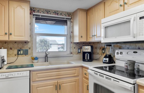 Avon By The Sea Condo | Poolfront 2BR Condo W/BBQ Steps To Beach & Pier, Space Center & Parks!