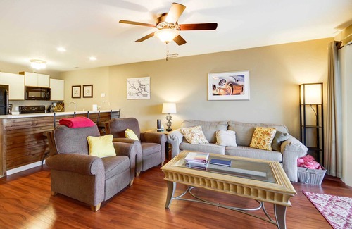 Osage Beach Condo | Pools, Marina & Grill: Osage Beach Condo!