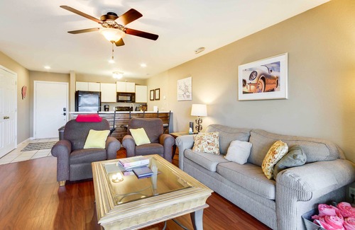 Osage Beach Condo | Pools, Marina & Grill: Osage Beach Condo!