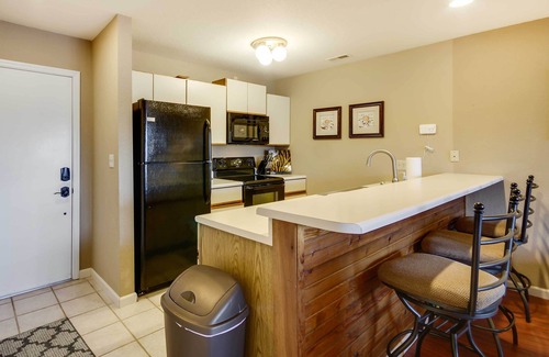 Osage Beach Condo | Pools, Marina & Grill: Osage Beach Condo!