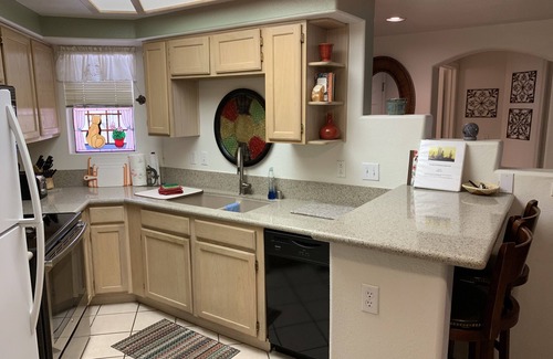 North Mountain Condo | Poolside Condo at Pointe Resort at Tapatio Cliffs