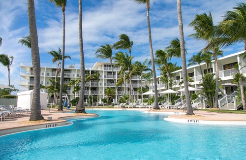 Marathon Apartment | Poolside Double Queen | Duck Key | No Hidden Fee