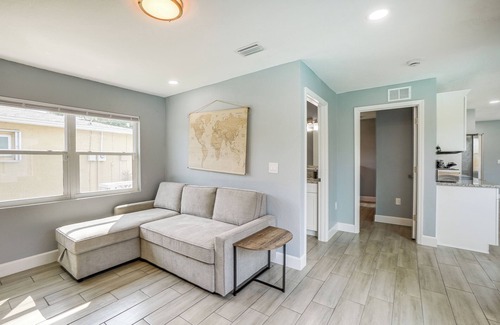 Regency Park House | Poolside Paradise: Port Richey Retreat w/ Patio!