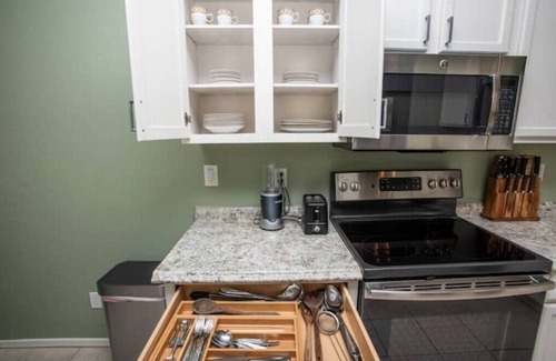 Terramar House | Poolside Paradise Terramar Family Safe Retreat Beautiful Northwest Peoria