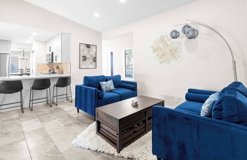 Villa De Paz House | Poolside Patio | Close to Westgate | Dog Friendly