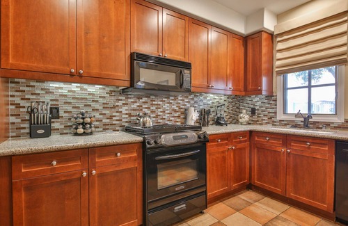La Quinta Condo | Poolside! Renovated Poolside Villa next to sparking pool/spa, Pet Friendly! - Ground Floor (L40)