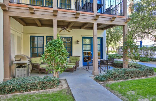 La Quinta Condo | Poolside! Renovated Poolside Villa next to sparking pool/spa, Pet Friendly! - Ground Floor (L40)