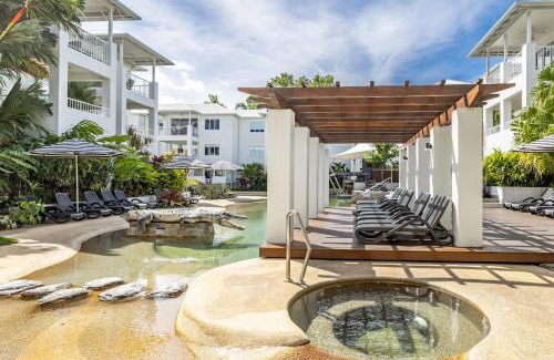 Port Douglas Apartment | Poolview Dual-key studio & BR 79 at Portsea