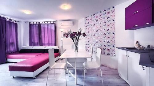 Balchik Apartment | PoolView Elite Apartment in RoseGardenComplex with BigPool and Parking